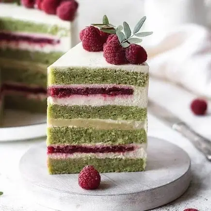 Торт с начинкой "фисташка – малина"